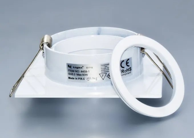 Druckguss Einbaustrahler weiß matt eckig - schwenkbar - Klickverschluss